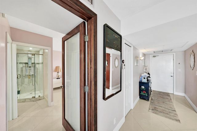 2940 N Course Drive 811, Pompano Beach, FL 33069