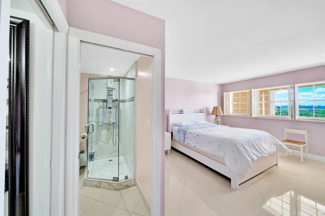 2940 N Course Drive 811, Pompano Beach, FL 33069