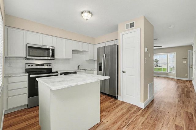 37306 EMBASSY PARK LANE, Dade City, FL 33525