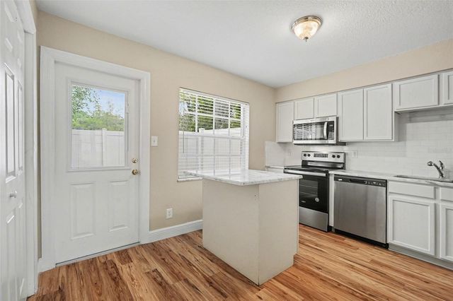 37306 EMBASSY PARK LANE, Dade City, FL 33525