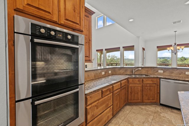 623 Sentry Hl, San Antonio, TX 78260