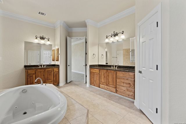 623 Sentry Hl, San Antonio, TX 78260