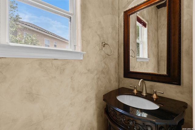 623 Sentry Hl, San Antonio, TX 78260