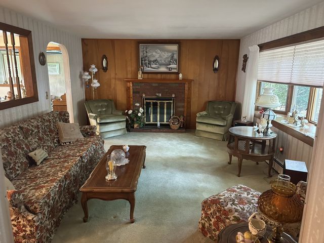2-4 Old Central Tpke, Framingham, MA 01702