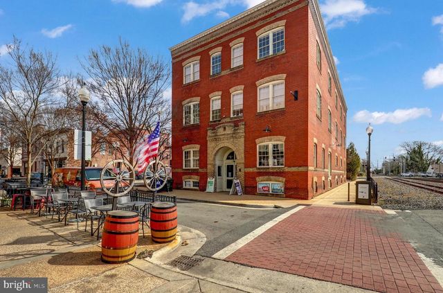 9516 KIMBLETON HALL LOOP, Manassas Park, VA 20111