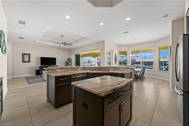 211 SE 37th LN, Cape Coral, FL 33904