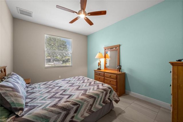 211 SE 37th LN, Cape Coral, FL 33904