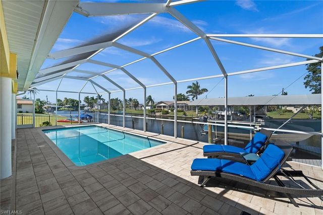 211 SE 37th LN, Cape Coral, FL 33904
