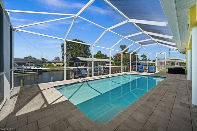 211 SE 37th LN, Cape Coral, FL 33904