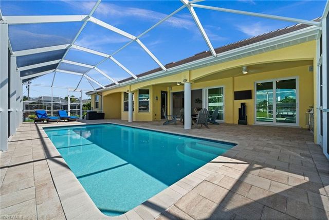 211 SE 37th LN, Cape Coral, FL 33904