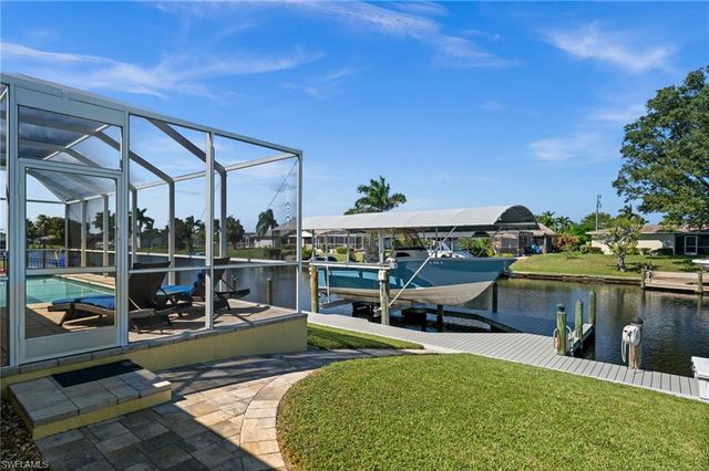 211 SE 37th LN, Cape Coral, FL 33904