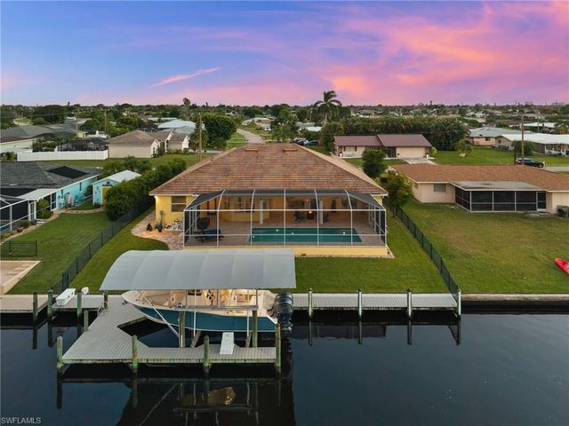211 SE 37th LN, Cape Coral, FL 33904