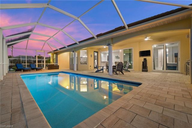 211 SE 37th LN, Cape Coral, FL 33904