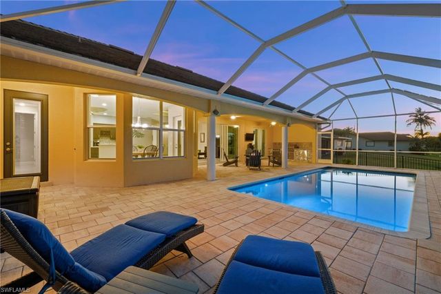 211 SE 37th LN, Cape Coral, FL 33904