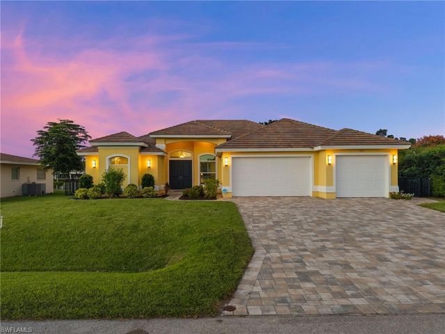 211 SE 37th LN, Cape Coral, FL 33904