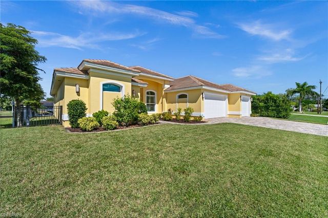 211 SE 37th LN, Cape Coral, FL 33904