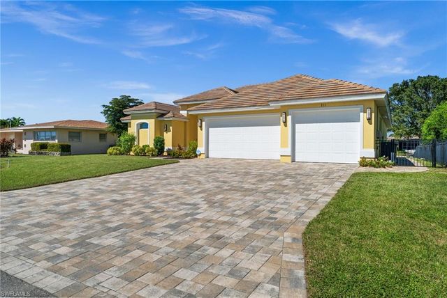 211 SE 37th LN, Cape Coral, FL 33904
