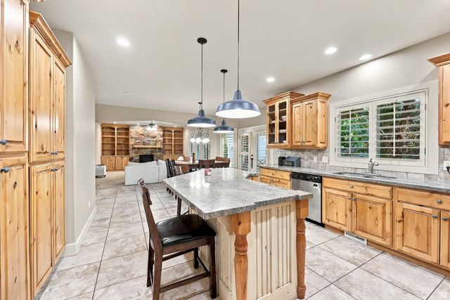 1724 E ELLERBECK LN, Draper, UT 84020