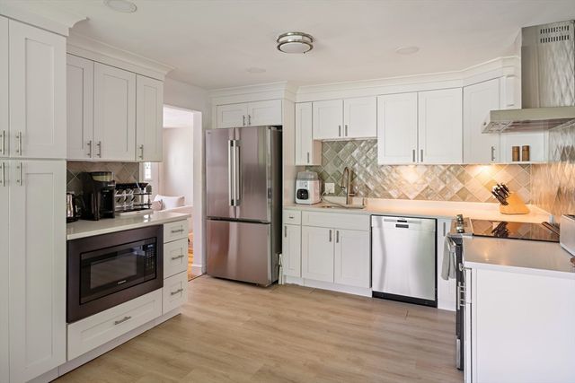 12 Karen Rd, Woburn, MA 01801