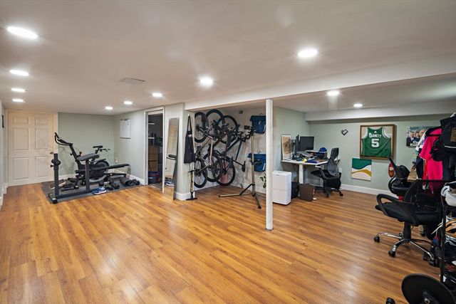 12 Karen Rd, Woburn, MA 01801