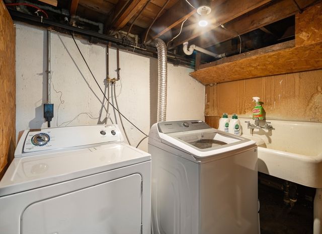 12 Karen Rd, Woburn, MA 01801