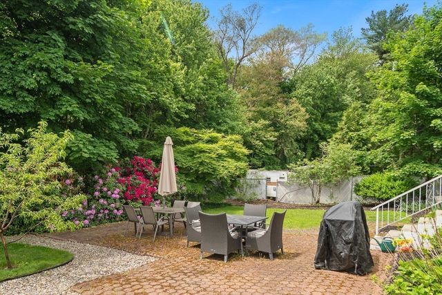 12 Karen Rd, Woburn, MA 01801