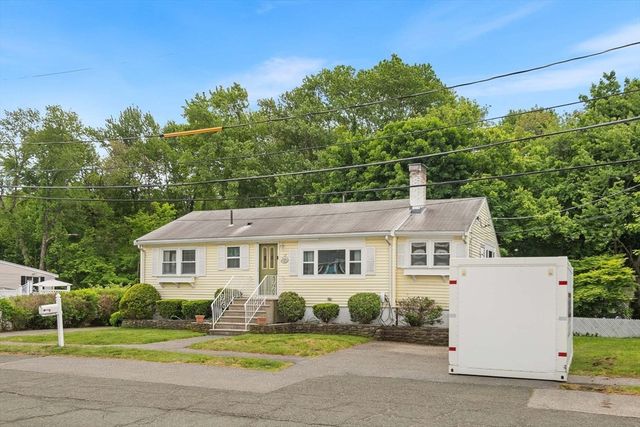 12 Karen Rd, Woburn, MA 01801