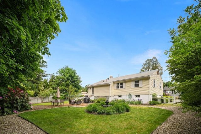 12 Karen Rd, Woburn, MA 01801