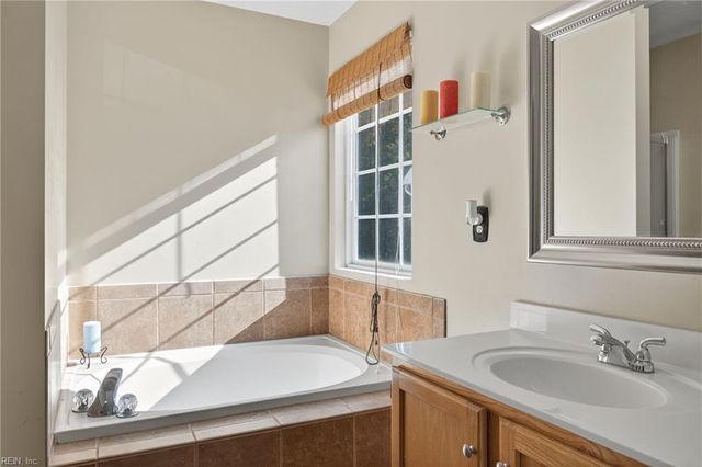 962 Foxboro DR, Newport News, VA 23602