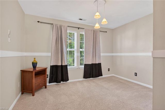 962 Foxboro DR, Newport News, VA 23602