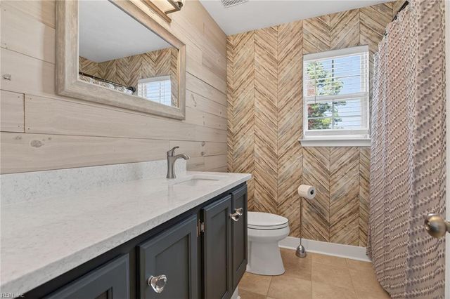 962 Foxboro DR, Newport News, VA 23602