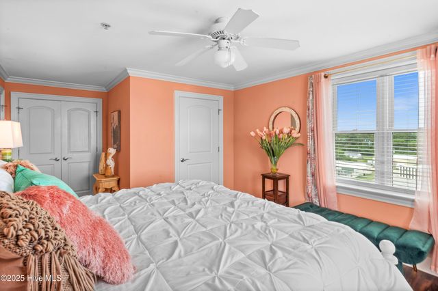 4425 Arendell Street 609, Morehead City, NC 28557