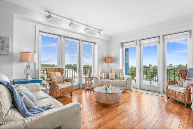 4425 Arendell Street 609, Morehead City, NC 28557