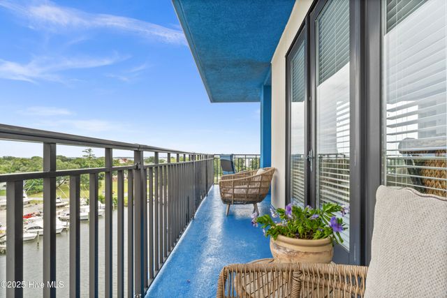 4425 Arendell Street 609, Morehead City, NC 28557