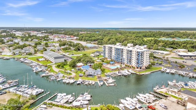 4425 Arendell Street 609, Morehead City, NC 28557