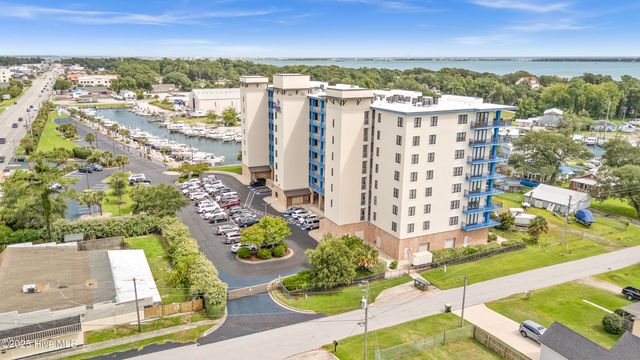 4425 Arendell Street 609, Morehead City, NC 28557