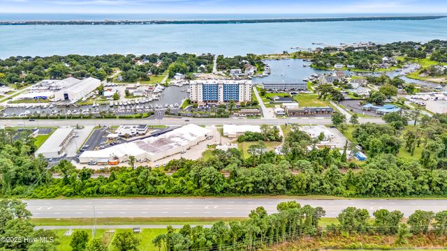 4425 Arendell Street 609, Morehead City, NC 28557