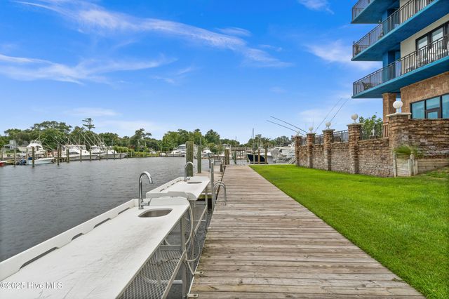 4425 Arendell Street 609, Morehead City, NC 28557