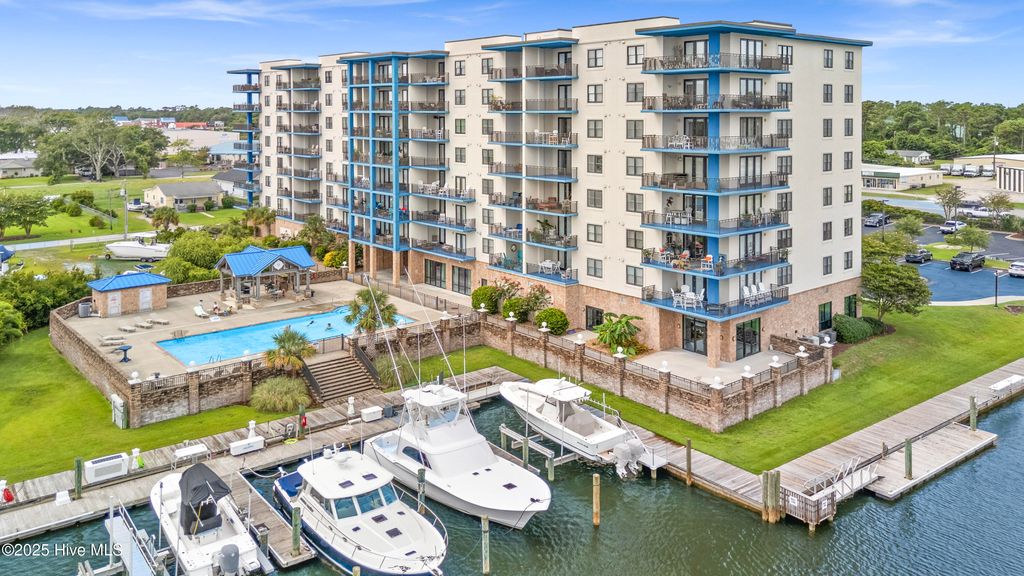 4425 Arendell Street 609, Morehead City, NC 28557