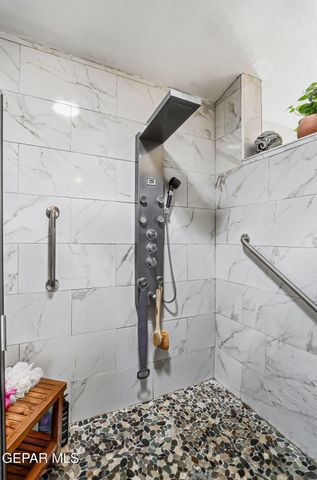 9517 DESERT HILLS Lane, El Paso, TX 79925