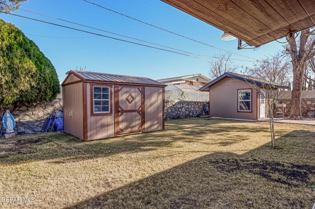 9517 DESERT HILLS Lane, El Paso, TX 79925