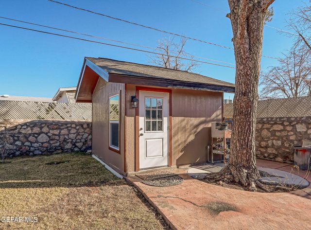 9517 DESERT HILLS Lane, El Paso, TX 79925