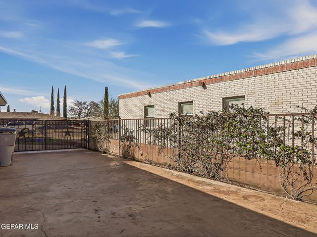 9517 DESERT HILLS Lane, El Paso, TX 79925