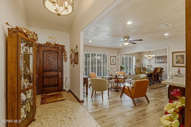 9517 DESERT HILLS Lane, El Paso, TX 79925