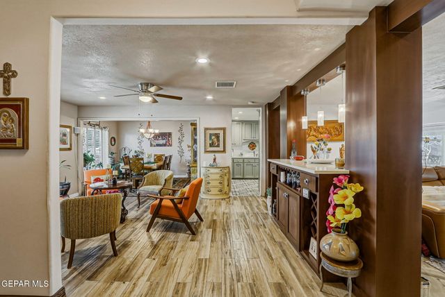 9517 DESERT HILLS Lane, El Paso, TX 79925