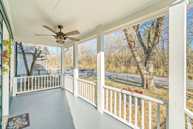 618 Steekee Rd, Loudon, TN 37774