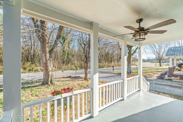 618 Steekee Rd, Loudon, TN 37774
