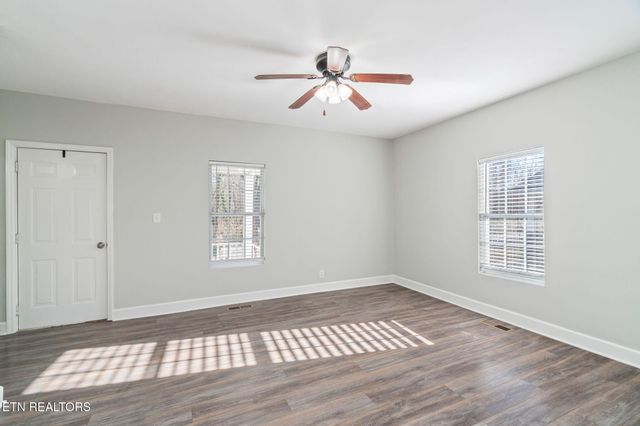 618 Steekee Rd, Loudon, TN 37774