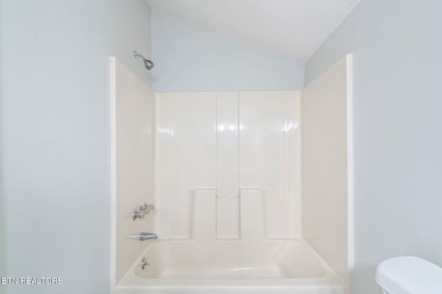 618 Steekee Rd, Loudon, TN 37774