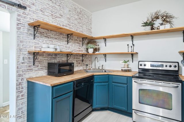 618 Steekee Rd, Loudon, TN 37774